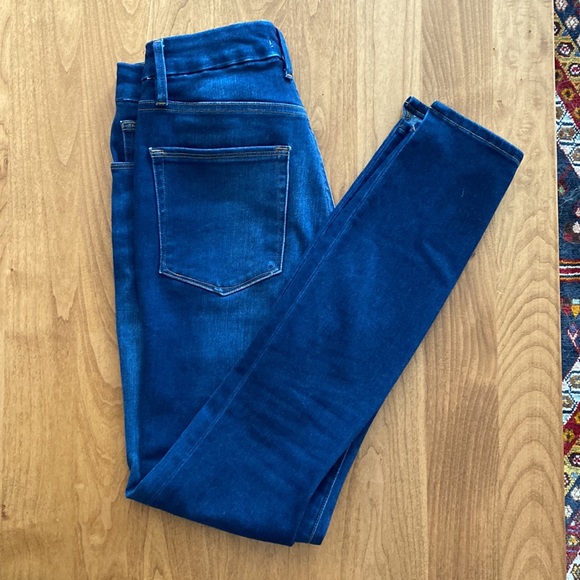 Good American Good Waist Jeans - Picture 5 of 8
